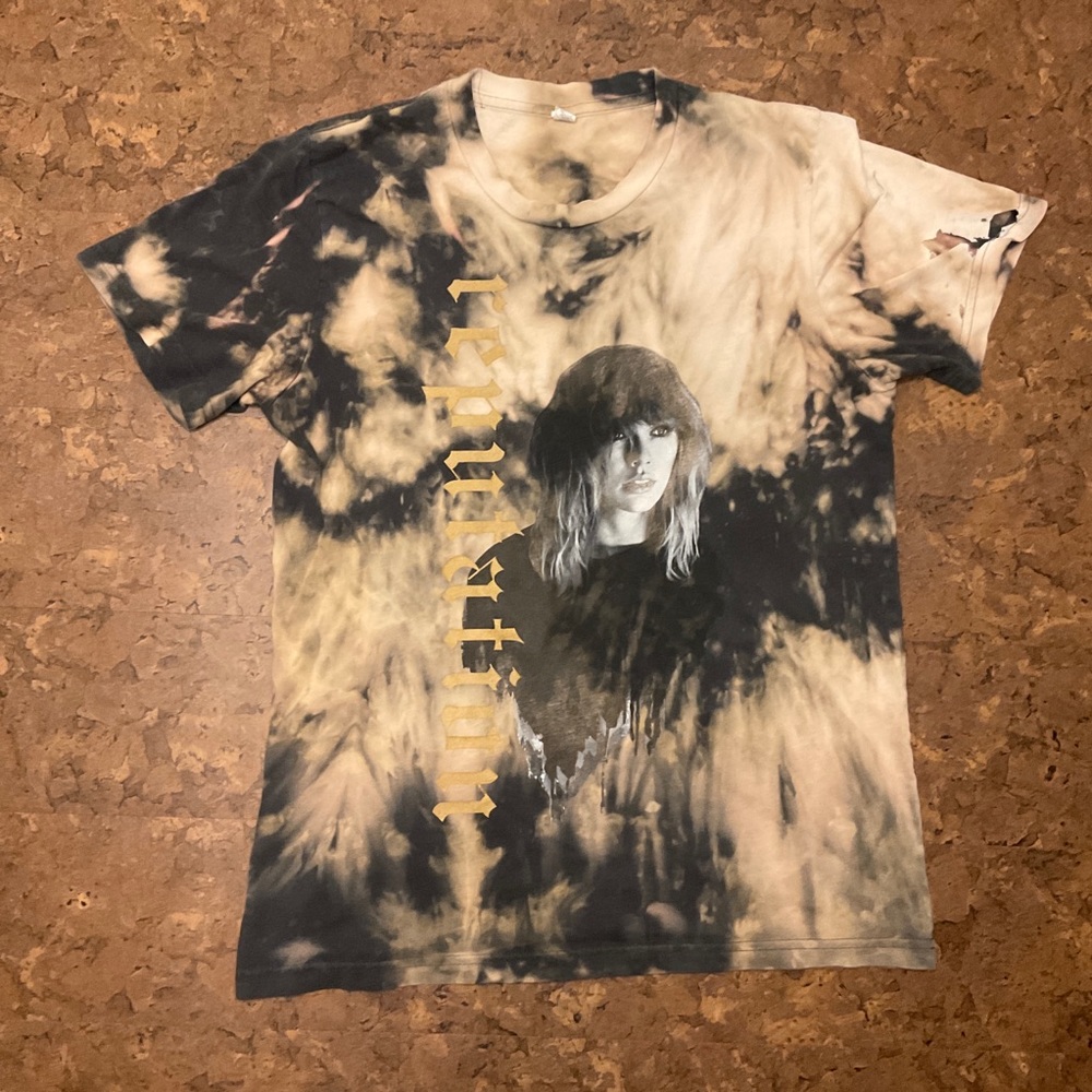 Taylor Swift. Reputation tour bleach tie-dyed distressed unisex T-shirt